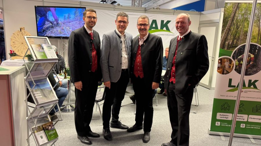 8a6dd19d-ec6a-400f-8c51-6e706d19ac4e
                                                